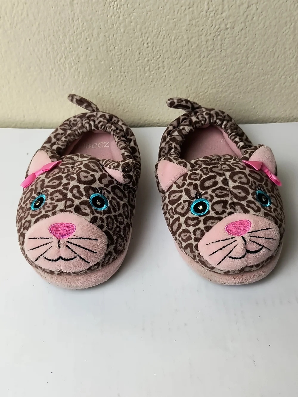 Robeez 9/10 Toddler Leopard Cat Slippers with Pink Details